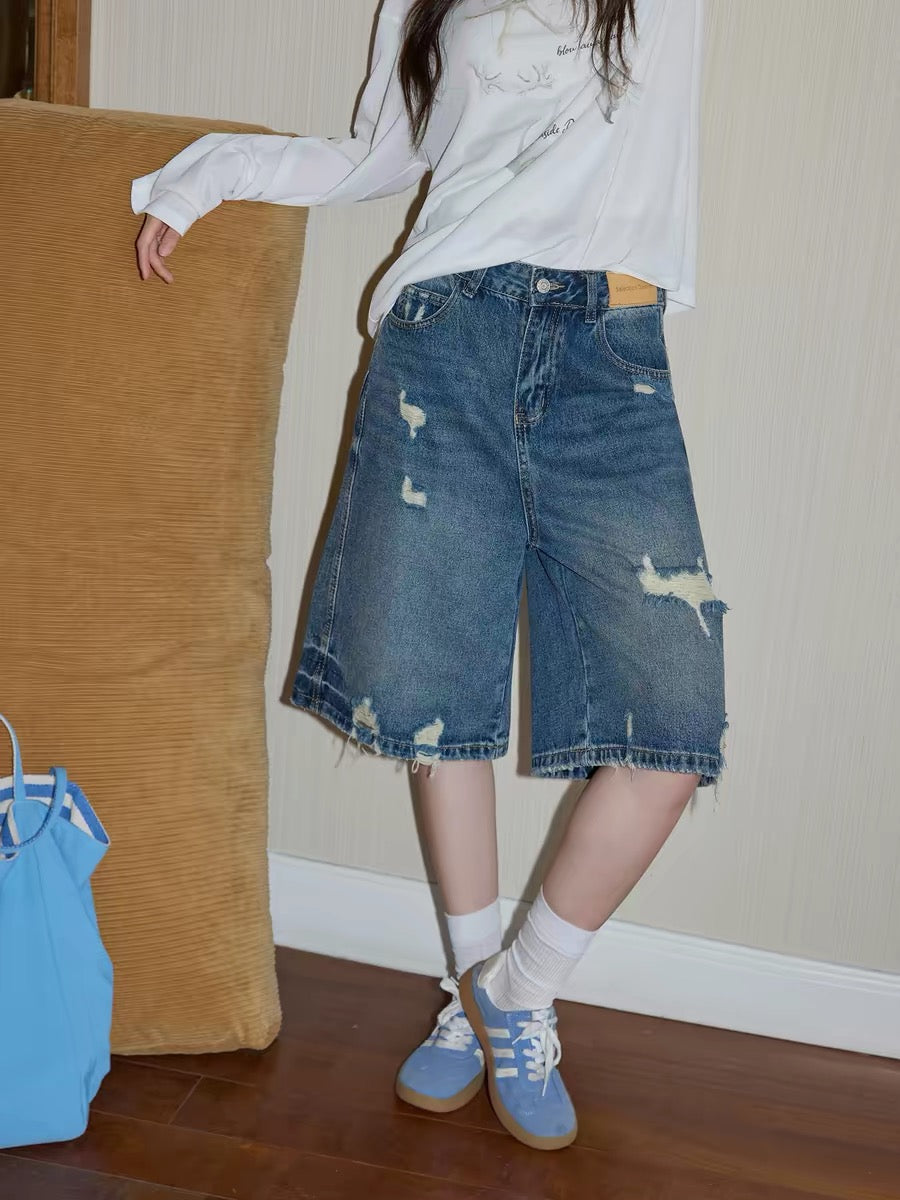 Chaochao's American-style blue washed distressed cropped jeans for women, 2026 summer, loose fit, wide leg, straight leg, mid-length.