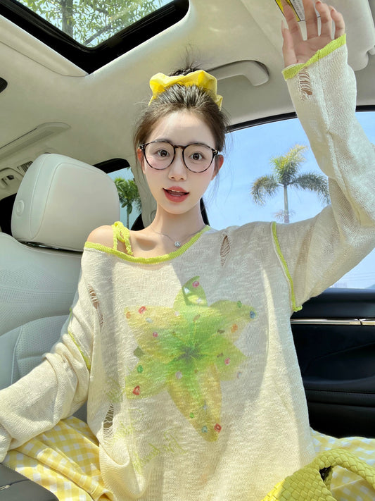 Off-shoulder long-sleeved T-shirt for women in early autumn, new Korean design, carambola print, ripped, loose and casual cover-up top