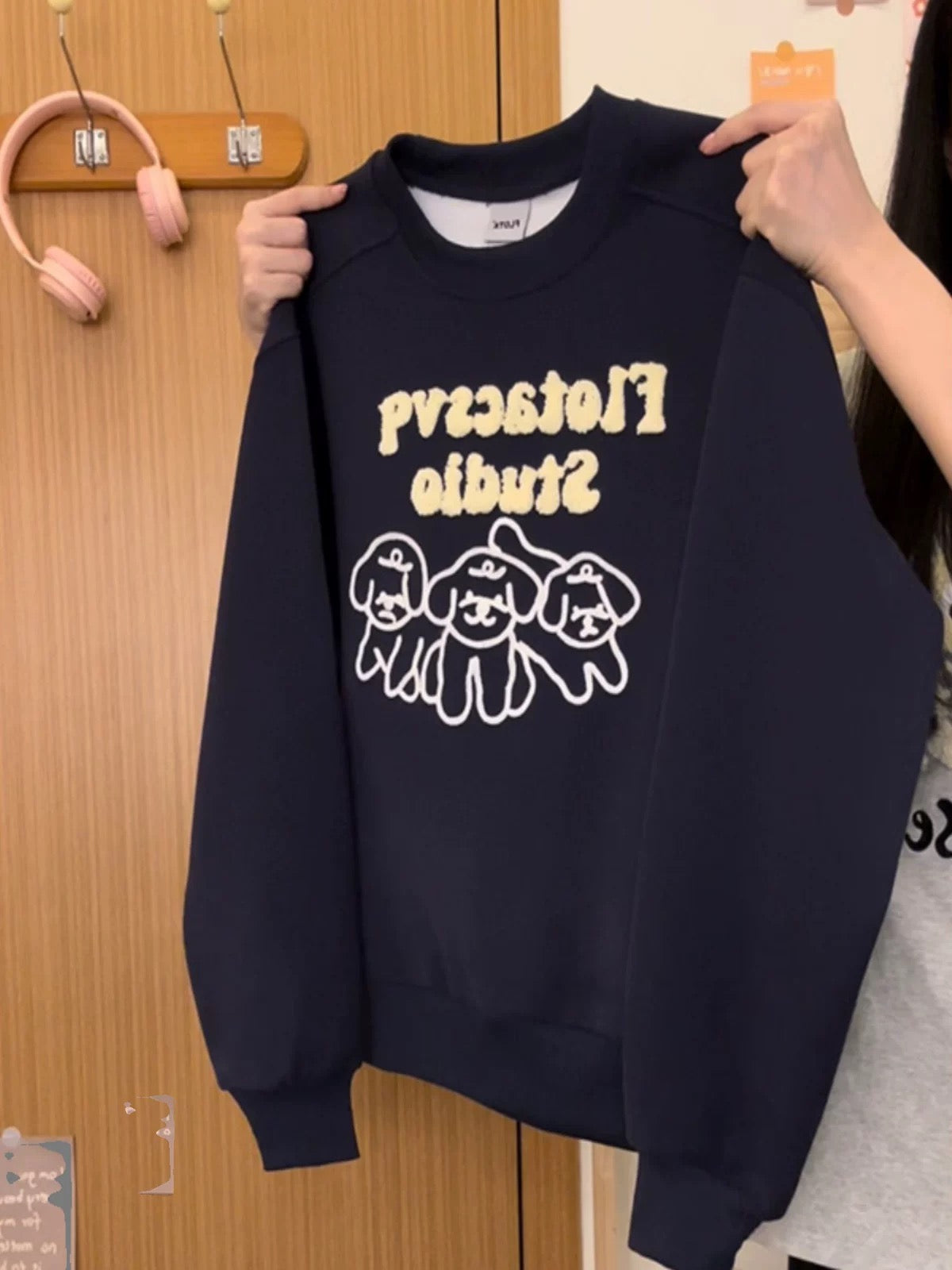 Cream Universe Flocked Dog Raglan Sweatshirt Women's Japanese College Style Slim Round Neck Top Spring and Autumn New Style