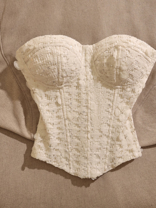 French-style corset-style Chanel-inspired white strapless camisole for women, slimming, sexy, and hot.