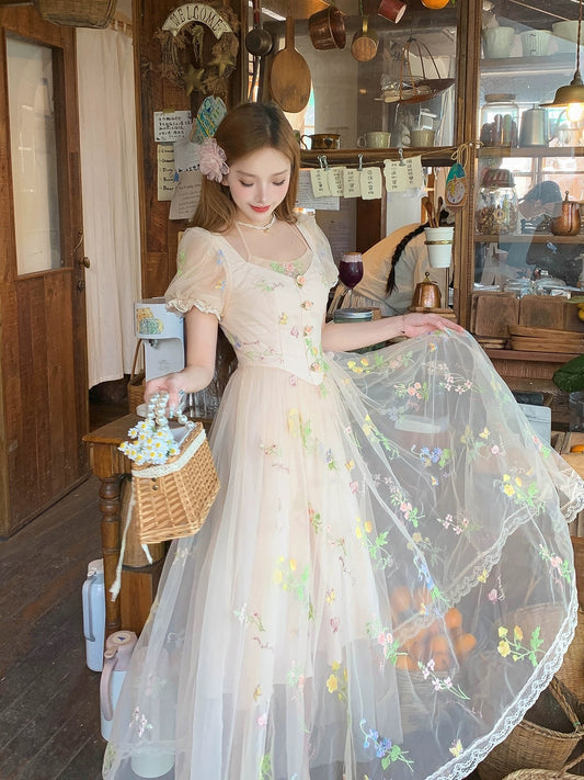 Bingbing is here丨【Starry Sky Flower Sea 2.0】French heavy industry embroidered halter dress sweet girly long dress