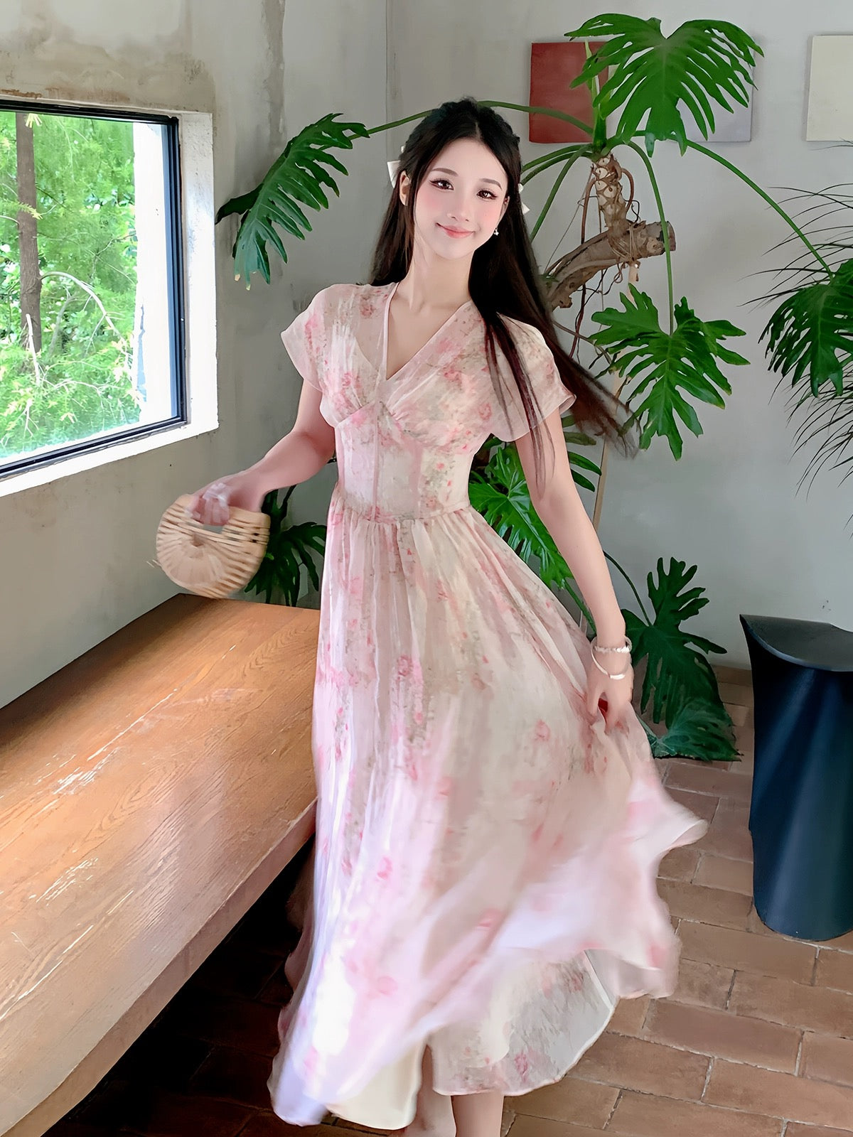 Bingbing is here丨[Artistic Garden] Temperament V-neck floral dress niche design short-sleeved long skirt