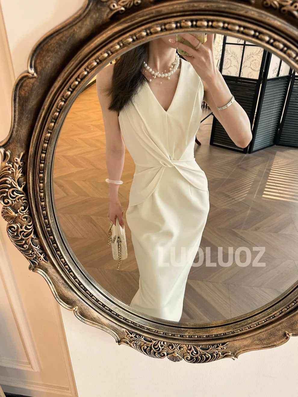 LUOLUOZ 【Slender Waistline】Sophisticated and Elegant Sleeveless Long Dress with Exquisite Pleated Design CC110