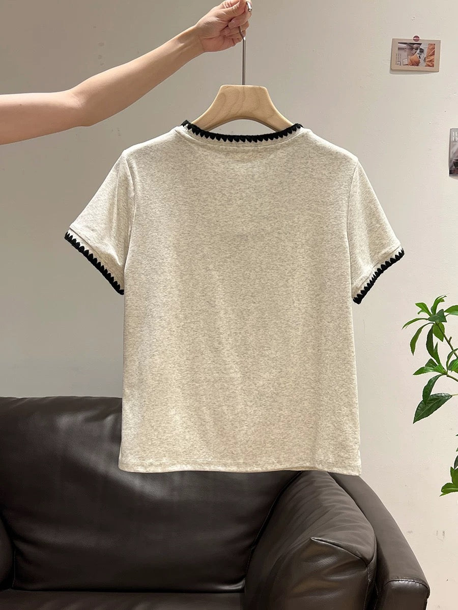 Xia Zhen Floral Gray Patchwork Letter Embroidery Straight Shoulder Round Neck Short Sleeve T-Shirt Women's Summer New Style Lazy Loose Top