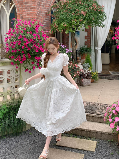 Bingbing is here丨[Early Summer Evening] French girly hollow lace dress V-neck princess dress