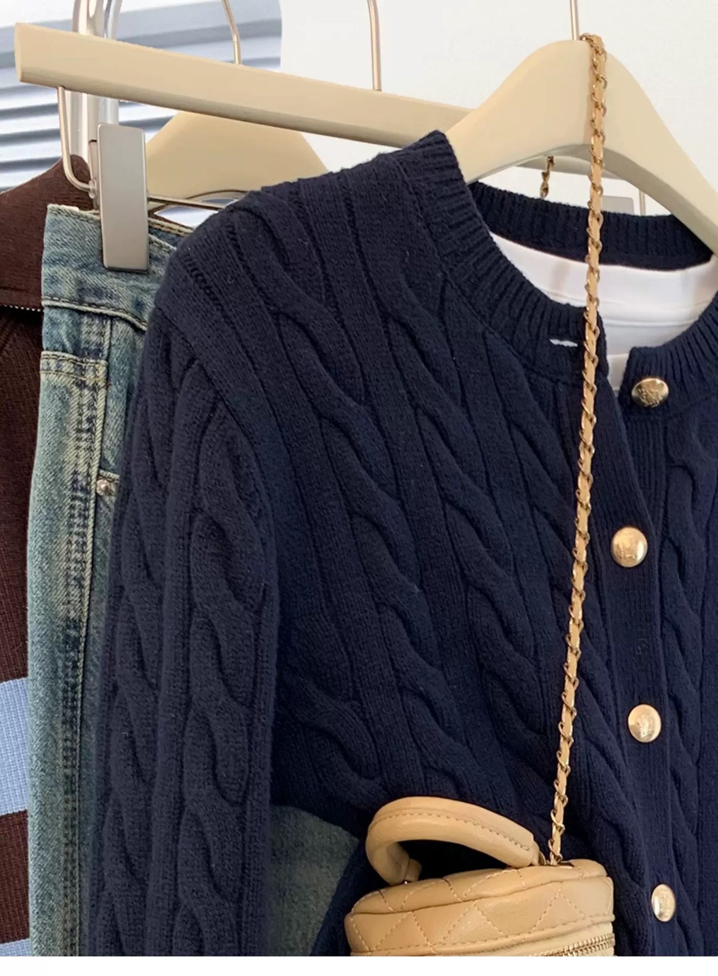 Navy blue cable knit wool sweater sweater jacket women autumn and winter 2025 new small size straight shoulder outer wear cardigan