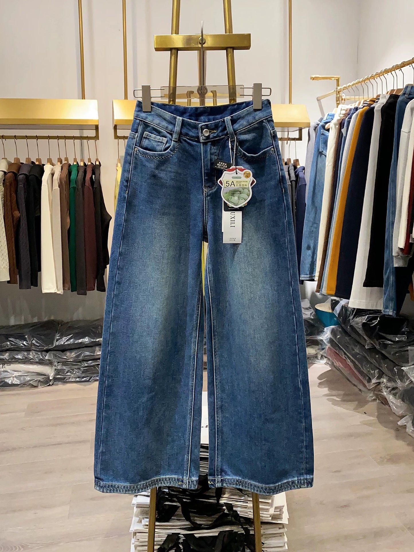 [Xiao Ai's Shop Photos] Retro Pocket Embroidered Trim Fleece-Lined Women's Winter New Style Niche Design Cropped Pants