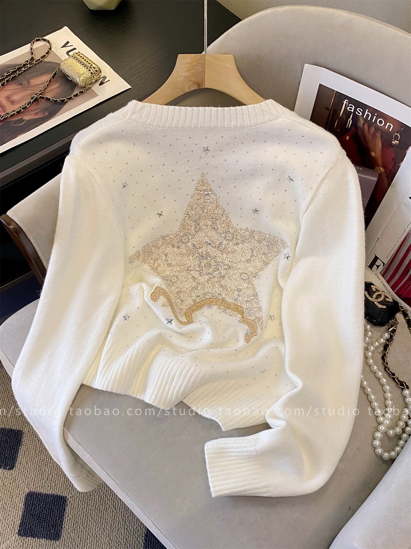 Heavy-duty embroidered round neck knitted long-sleeved sweater for autumn and winter, women's relaxed and sophisticated slim-fitting pullover short top.