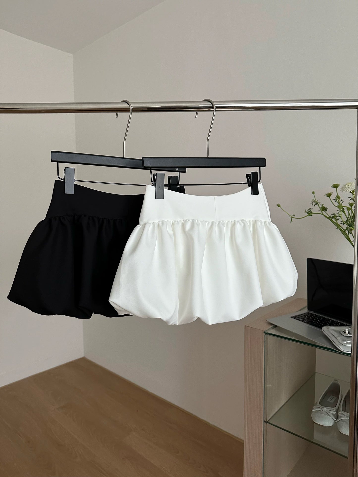 Internet celebrity same style 2025 spring new style sweet hot girl pleated design tutu skirt bud skirt short skirt skirt female