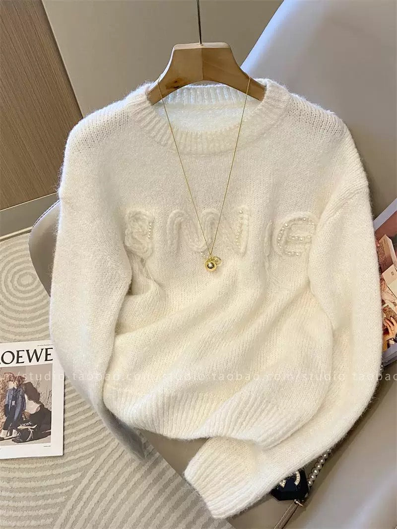 Korean style sweet beaded letter round neck thick sweater for women, autumn and winter 2025 new style, youthful long-sleeved top.