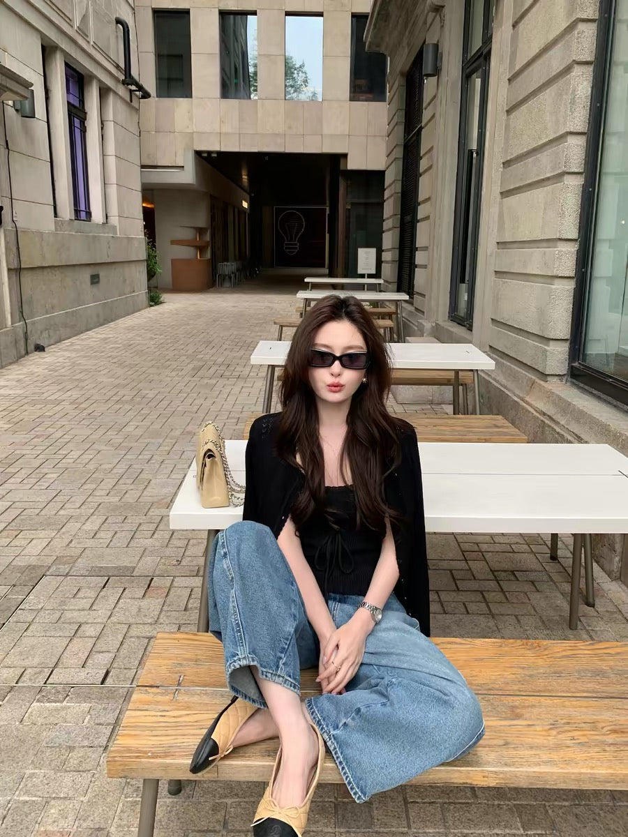 Pusumede's trendy retro blue cropped jeans for women, high-waisted, loose-fitting, wide-leg, curved-leg style.