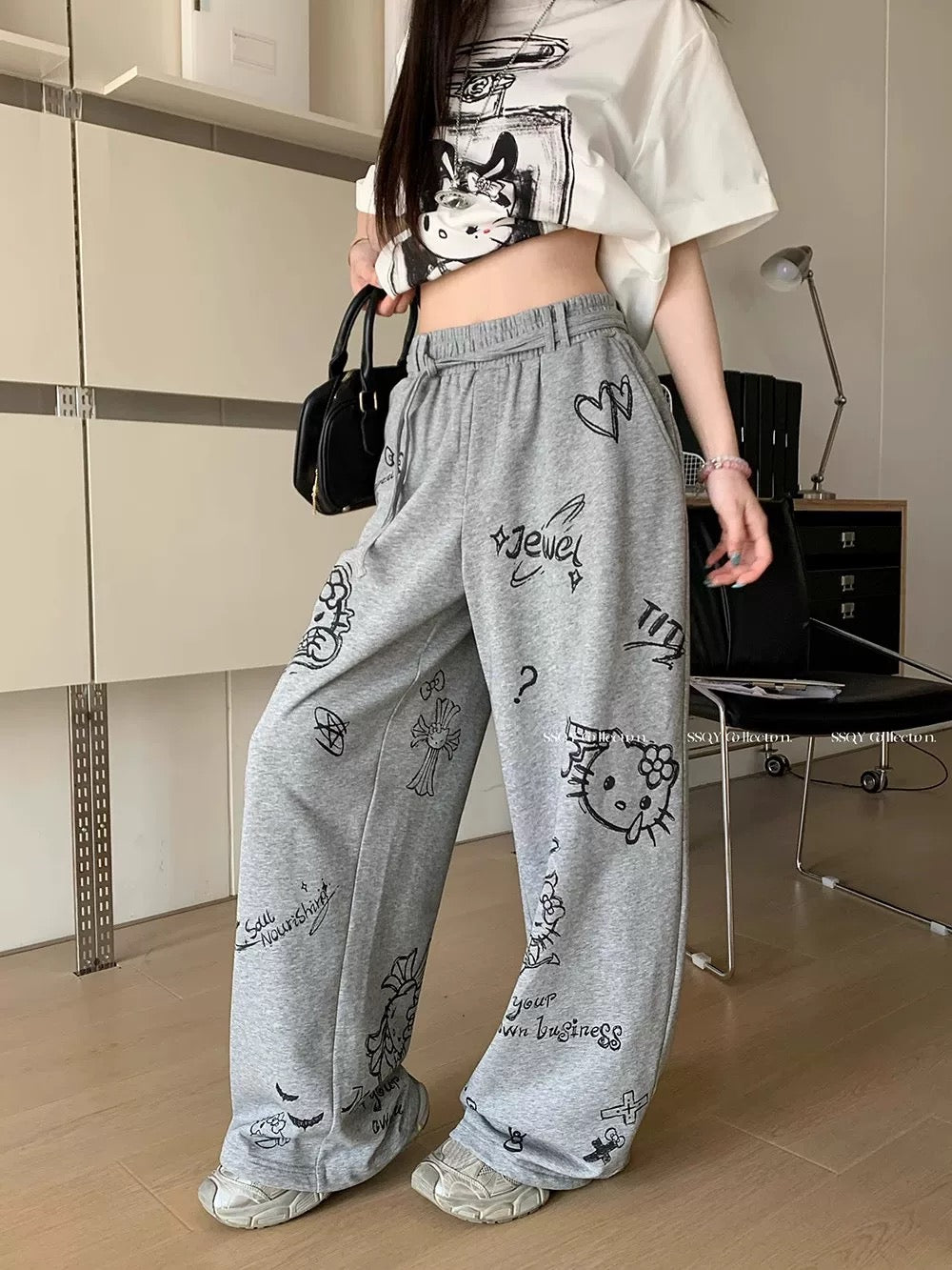 Guochao brand American retro graffiti cat sports shorts women's summer loose college style high waist straight five-point pants