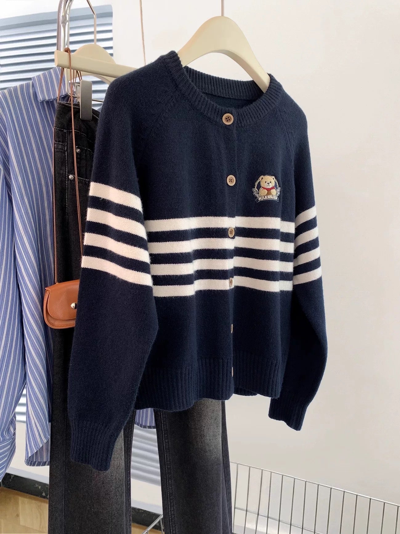 Navy blue embroidered raccoon fleece sweater coat women spring and autumn 2025 autumn and winter new lazy knitted cardigan top