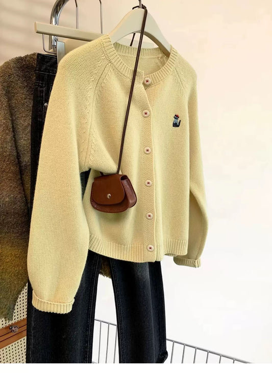 Yellow embroidered round neck sweater jacket women's autumn and winter 2025 new European goods small size wool thickened knitted cardigan