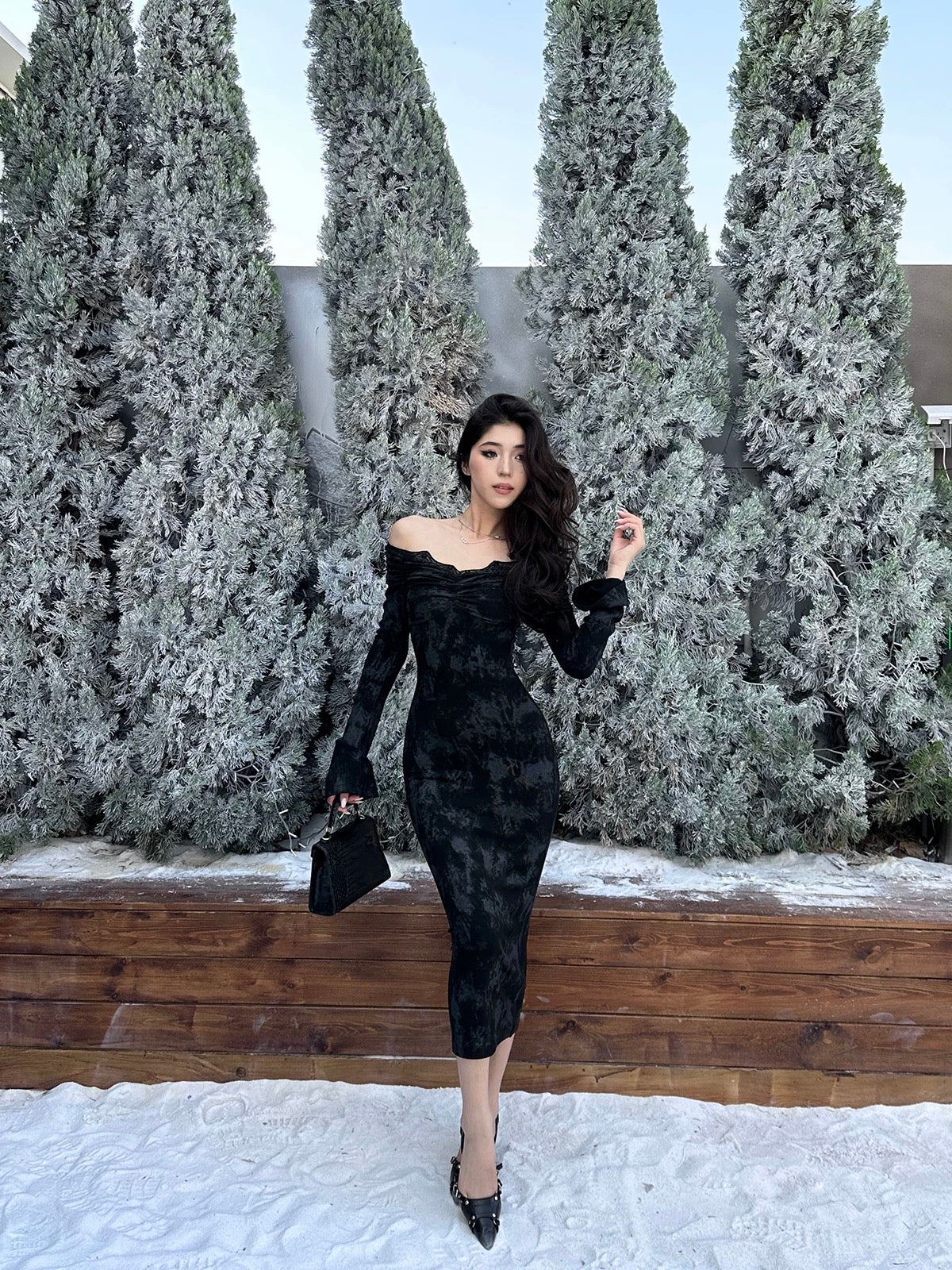 Luo Ge's wool roll spring and autumn high-end design sister style waist-cinching one-shoulder pleated over-the-knee dress for women