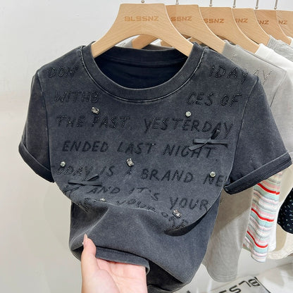 Bow-knot diamond-encrusted gray cotton right-shoulder short-sleeved T-shirt for women in summer, stylish, unique and chic top, slim and slim