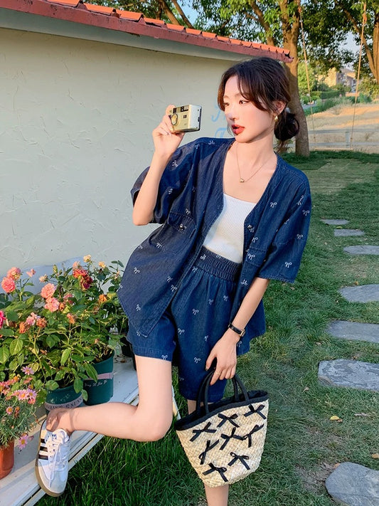 Hong Kong style retro printed denim suit for women summer thin 2024 new casual short-sleeved shirt and shorts two-piece set