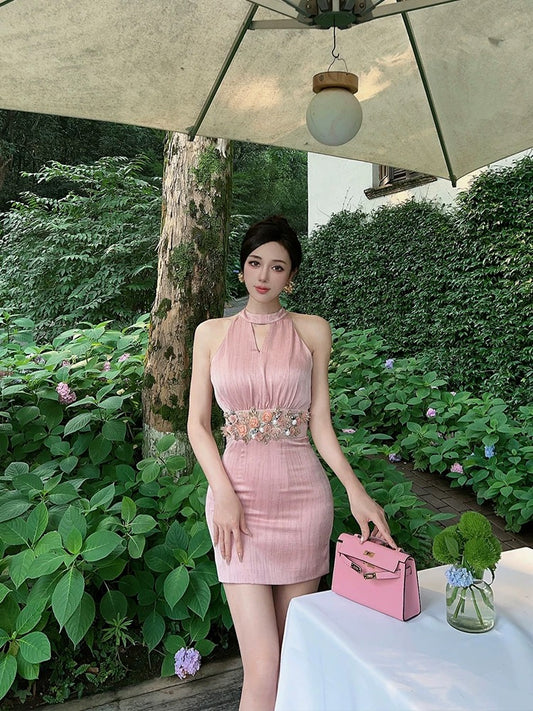 Wang Jiujiu's daughter-in-law sleeveless halterneck dress for women summer high-end temperament waist-cinching sexy hip-hugging skirt