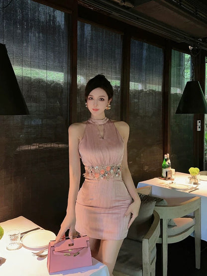 Wang Jiujiu's daughter-in-law sleeveless halterneck dress for women summer high-end temperament waist-cinching sexy hip-hugging skirt