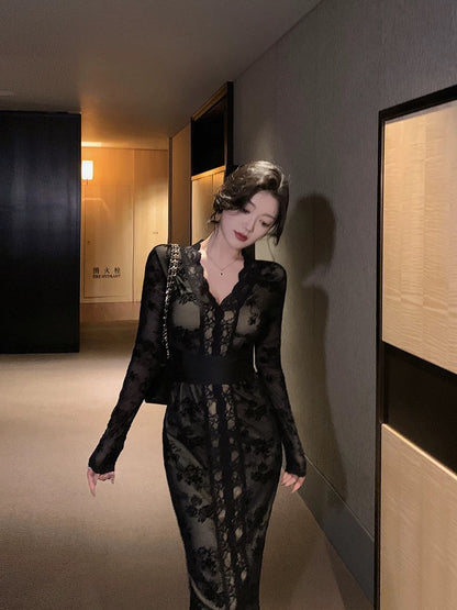 Lin Guanguan French sexy black lace dress, hip-covering skirt, beautiful and unique, long skirt with royal sister style.