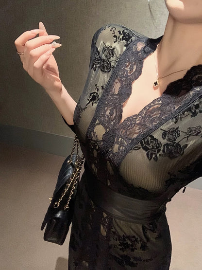Lin Guanguan French sexy black lace dress, hip-covering skirt, beautiful and unique, long skirt with royal sister style.