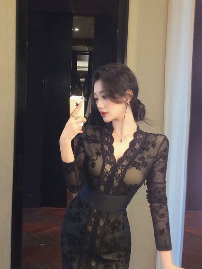 Lin Guanguan French sexy black lace dress, hip-covering skirt, beautiful and unique, long skirt with royal sister style.