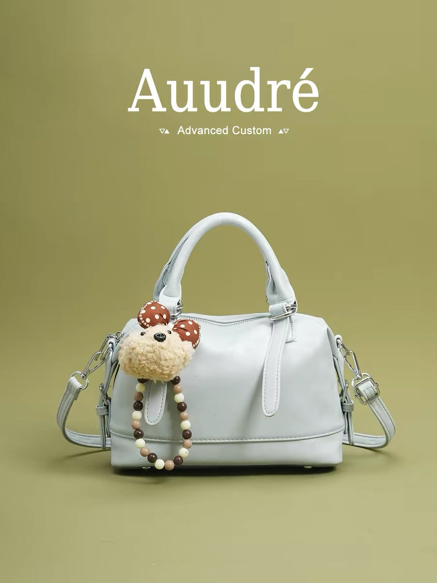 Auudre's sophisticated and chic niche handbag for women, a new 2026 style, fashionable crossbody bag for commuting.