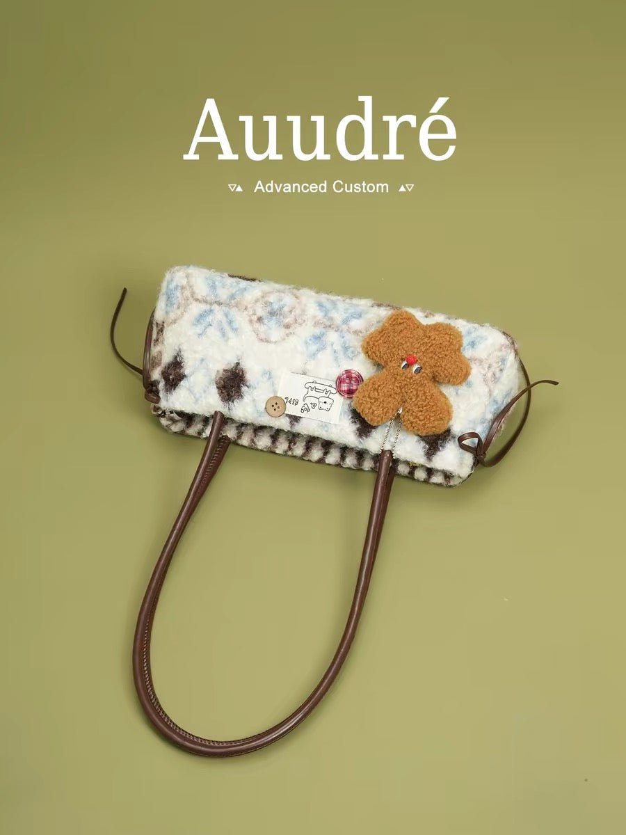 Auudre Original Niche Design Furry Shoulder/Underarm Bag for Women, 2026 New Summer Style, Plush Commuter Bag
