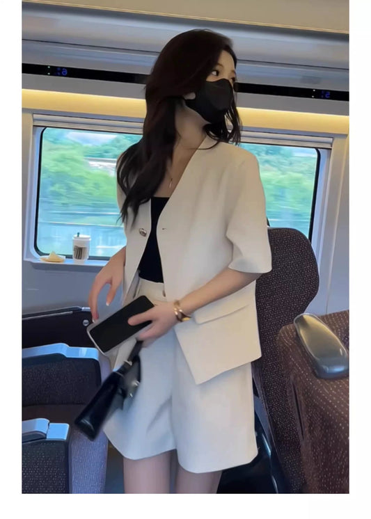 Internet celebrity 2023 popular summer clothes for little people, a complete set of high-end suits, vests, shorts, two-piece suits for women