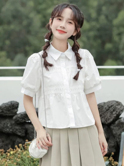 Small fresh white short-sleeved French shirt for women in summer 2025 new design niche college style chic tops