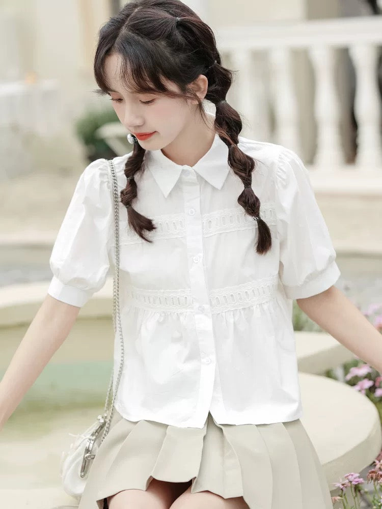 Small fresh white short-sleeved French shirt for women in summer 2025 new design niche college style chic tops
