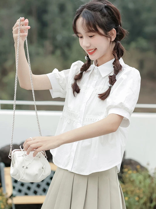 Small fresh white short-sleeved French shirt for women in summer 2025 new design niche college style chic tops