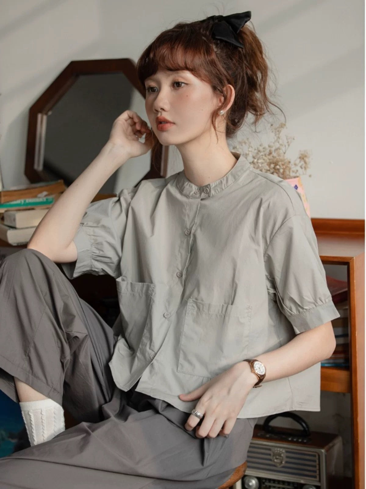 Japanese retro petite round neck short-sleeved shirt female 2025 summer new design bubble sleeve chic top