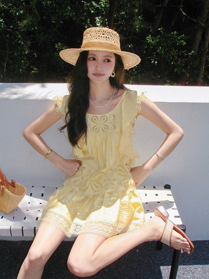 Plums are ripe! French-style openwork embroidery, youthful and energetic girlish flutter sleeve babydoll top, summer lace trim skirt.