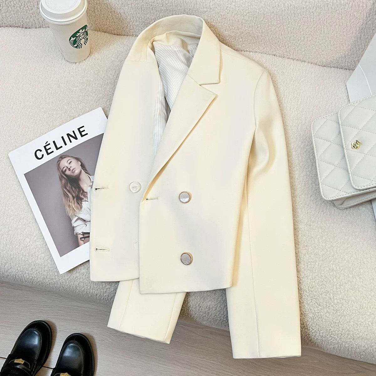 2025 Spring and Autumn New Beige Suit Jacket Women's Petite High-end Casual Versatile Temperament Short Top