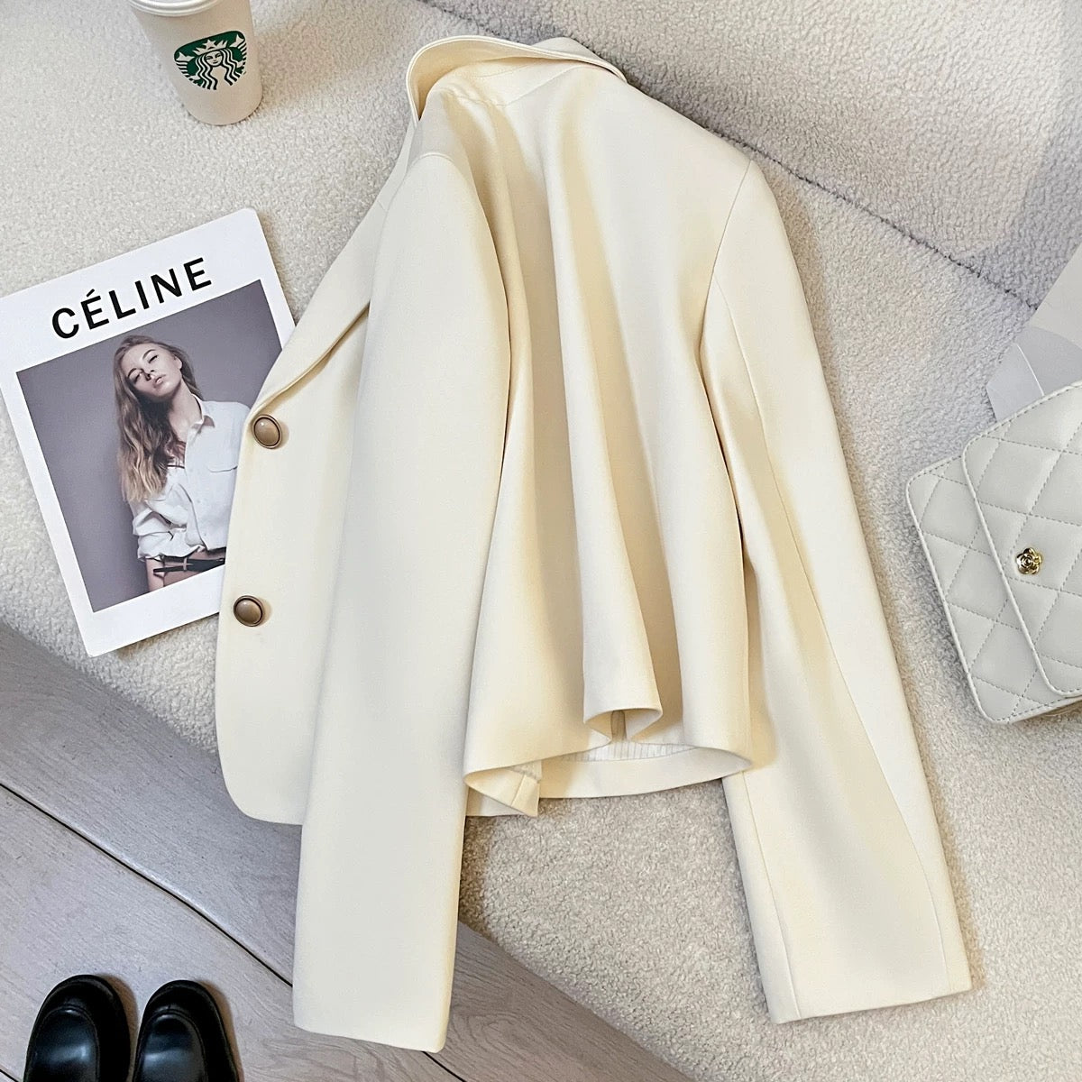 Off-white short petite suit jacket for women 2025 autumn new style temperament high-end this year popular small suit