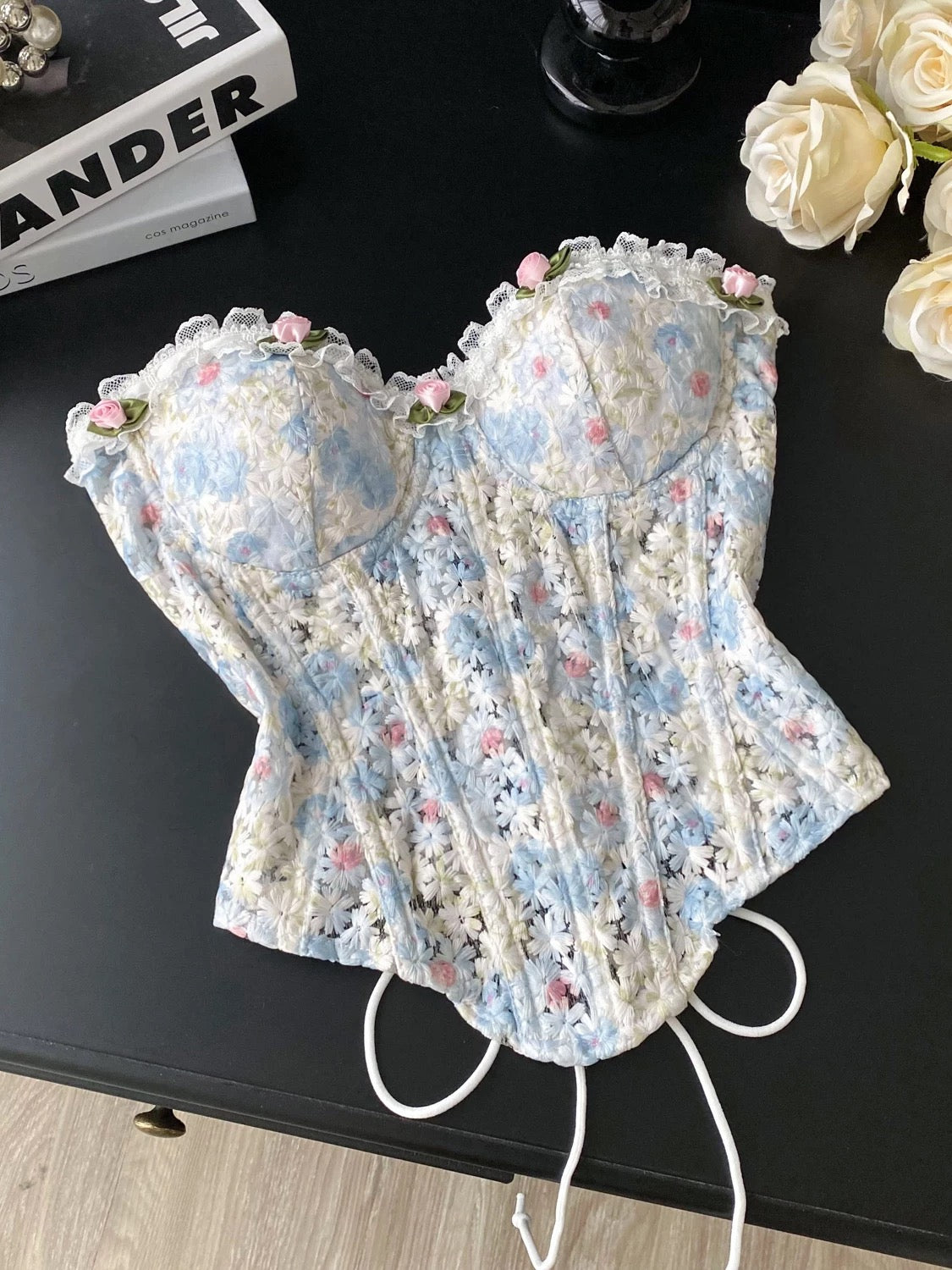 Pure and Delicate Embroidered Hollow-Out Sleeveless Bandeau Top for Women, Summer 2025, Lace-up, Slim Fit, Floral Pattern, Fishbone Vest