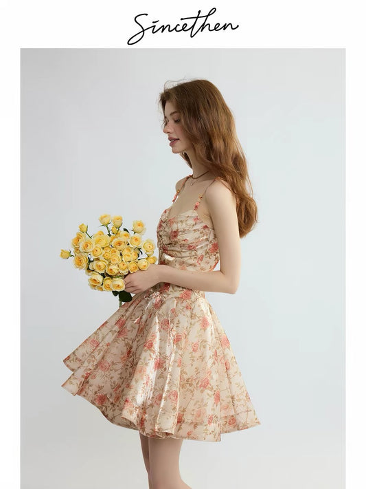 Sincethen French-style floral print slip dress, short skirt, petite style, women's vacation outfit.