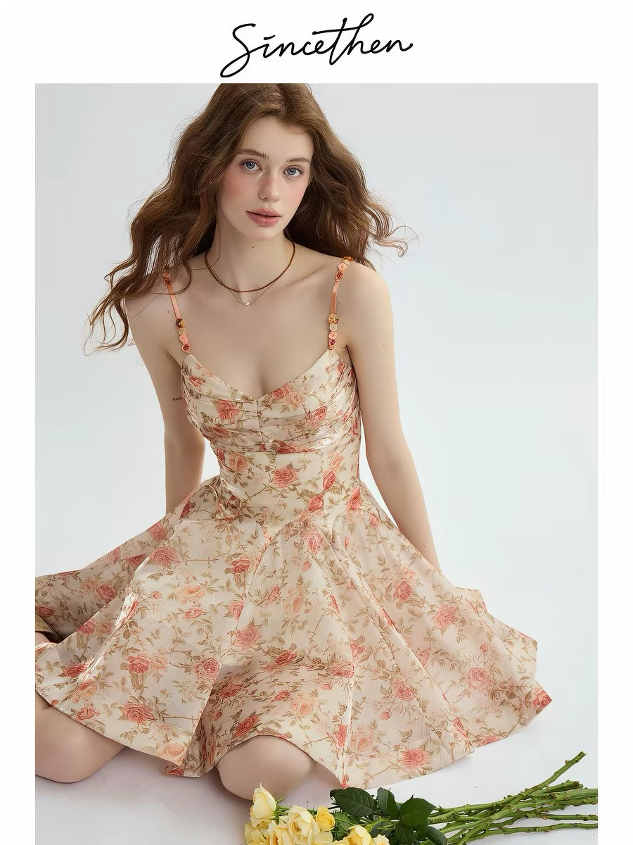 Sincethen French-style floral print slip dress, short skirt, petite style, women's vacation outfit.