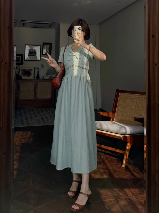 Lei Yingjun-Mint Letter-Summer French Temperament Floral Embroidery V-Neck Bowknot Dress-JF6219