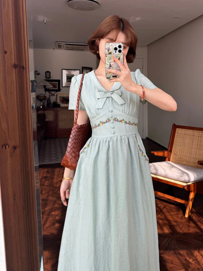 Lei Yingjun-Mint Letter-Summer French Temperament Floral Embroidery V-Neck Bowknot Dress-JF6219