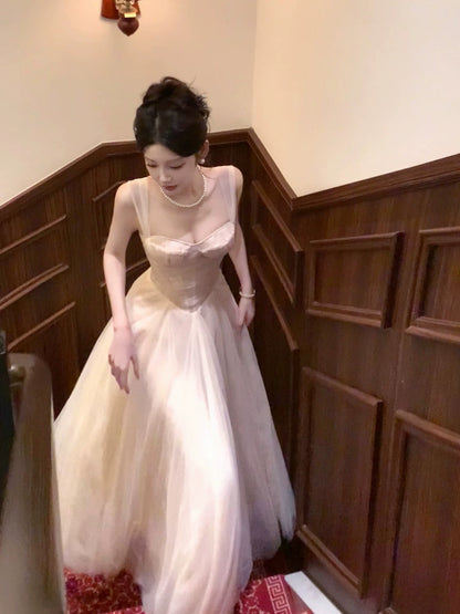 Good Job [Girl's Diary] French-style mesh fishbone lace embroidered dress, halter top with ruffles