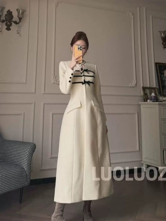 LUOLUOZ [Land Garden] Elegant Long Wool Coat with Slim Fit and a Goddess-like Style for Autumn and Winter JF109