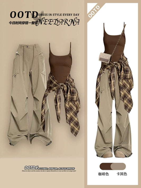 Summer clothes are matched with a complete set of Korean women's clothing. Cool and cool overalls for girls to blast the street. Hot girls to blast the street and reduce age. Fashion suit