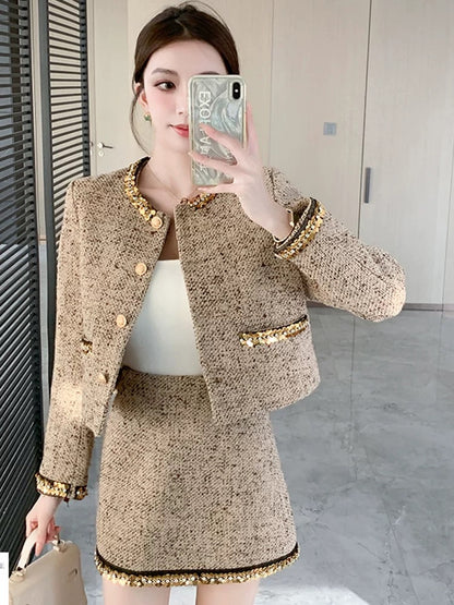 Wearing a suit with a sense of wealth, autumn, high-end temperament, light luxury, socialite, heavy industry, small fragrant style jacket, two-piece set