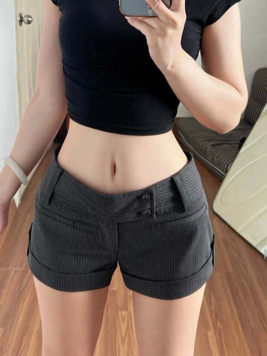 Striped cuffed suit shorts for women, summer versatile, slimming, low-waisted, hip-hugging, sexy, street style casual pants.