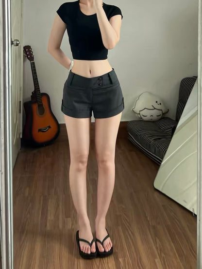 Striped cuffed suit shorts for women, summer versatile, slimming, low-waisted, hip-hugging, sexy, street style casual pants.