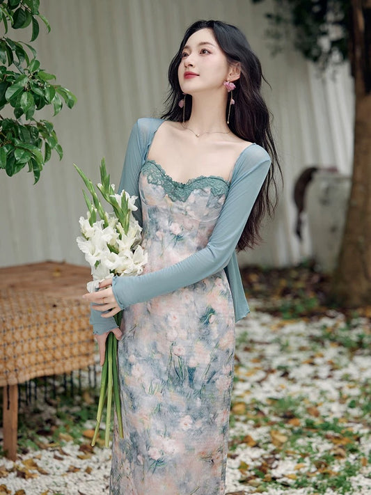 Super nice-looking high-end French dress for women. Summer romantic pure lust style lace splicing suspender skirt cardigan two-piece set
