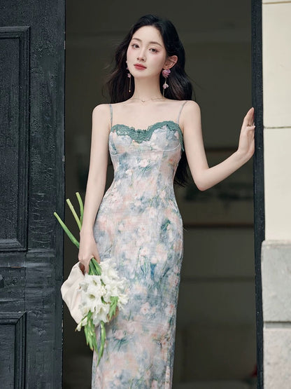 Super nice-looking high-end French dress for women. Summer romantic pure lust style lace splicing suspender skirt cardigan two-piece set
