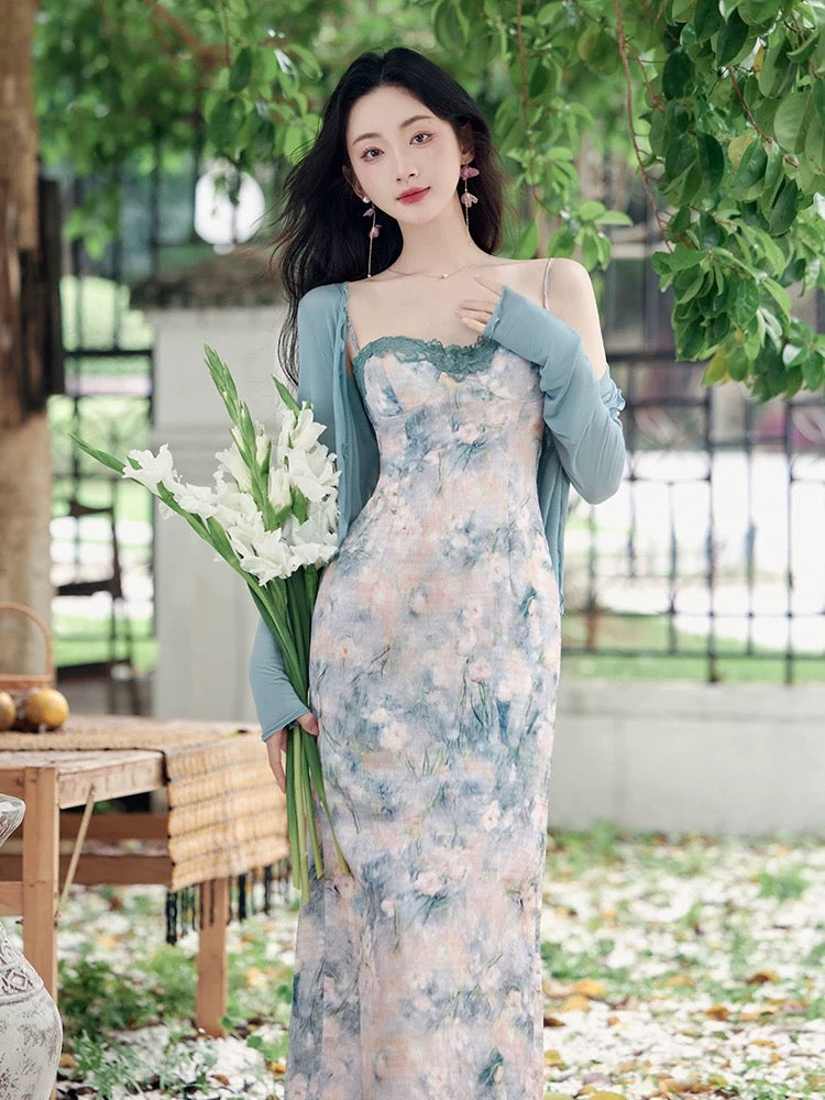 Super nice-looking high-end French dress for women. Summer romantic pure lust style lace splicing suspender skirt cardigan two-piece set